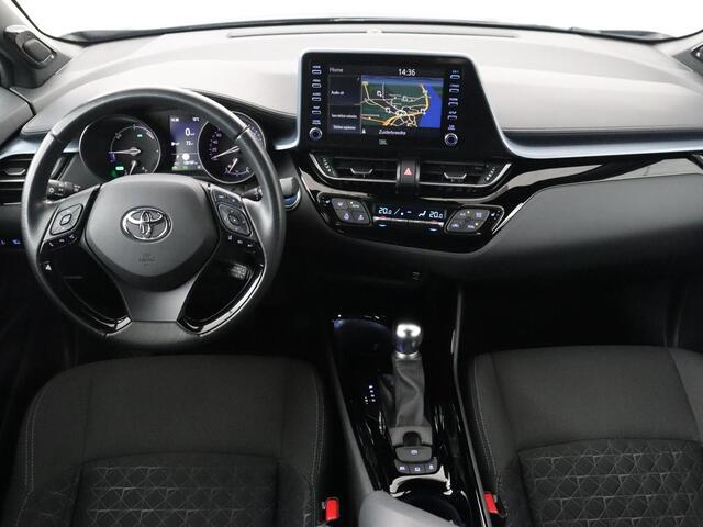 Toyota C-HR 2.0 Hybrid First Edition | Stoelverwarming | Adaptive cruise | Camera | Carplay | JBL Sound | Keyless | Full LED | Navigatie | Dodehoek detectie | Climate control | Bluetooth