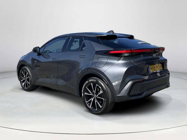 Toyota C-HR 2.0 Plug-in Hybrid 220 Dynamic | Stoel- + stuurverwarming | Carplay | Dode hoek waarschuwing | Keyless entry |