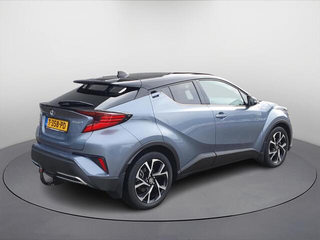 Toyota C-HR 2.0 Hybrid Bi-Tone **DODEHOEK DETECTIE/ STOELVERWARMING/ LEDER BEKLEDING**