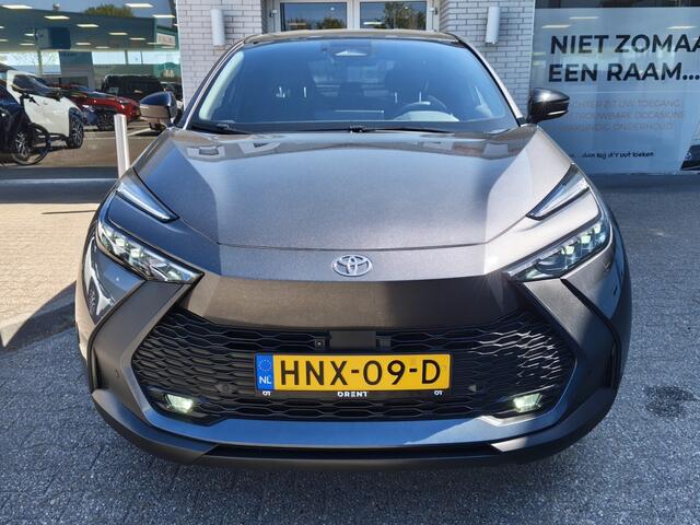 Toyota C-HR 2.0 PHEV 220 First Edition | Navi | Sensoren v/a | Dodehoek |