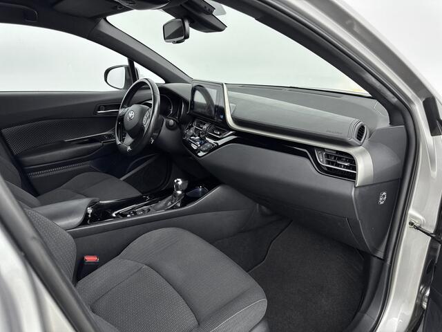 Toyota C-HR 1.8 Hybrid Dynamic Trekhaak | Lichtmetalen Velgen 18'' | Parkeercamera | Stoelverwarming | Navi |
