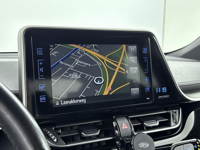 Toyota C-HR 1.8 Hybrid Dynamic Trekhaak | Lichtmetalen Velgen 18'' | Parkeercamera | Stoelverwarming | Navi |