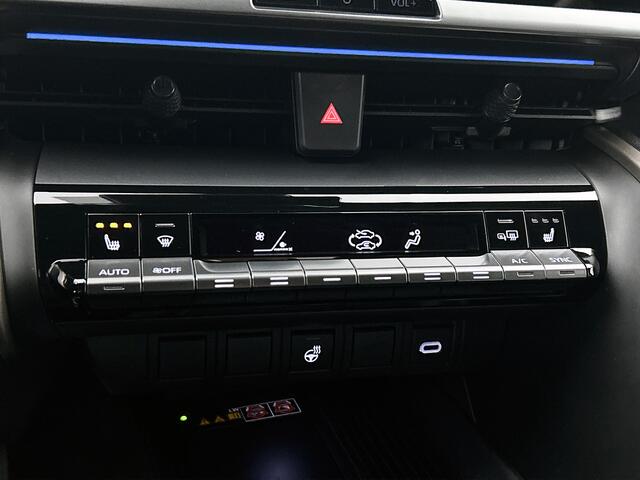 Toyota C-HR 2.0 Plug-in Hybrid 220 Executive | Navigatie | JBL | PDC | BLS |