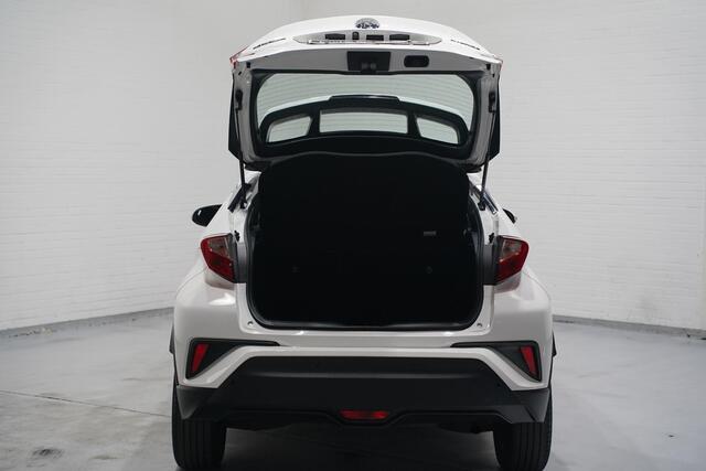 Toyota C-HR 1.8 Hybrid Active navigatie 1e eigen. cruise-controle 17"-lmv drivers-assist PDC v+a ECC camera bleutooth DAB stuurbediening stoelverwarming
