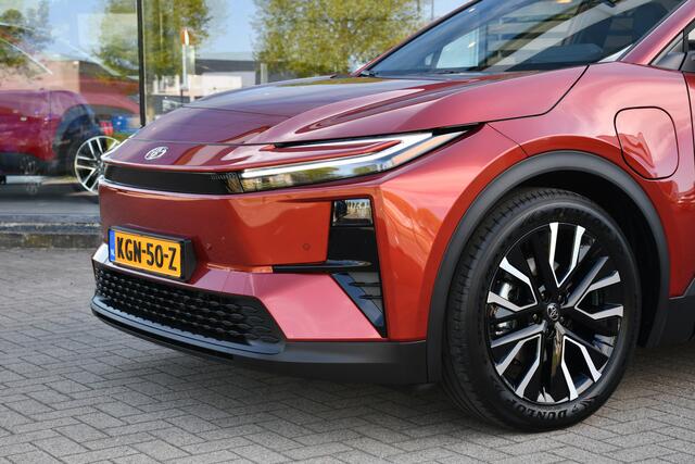 Toyota C-HR First Edition 77 kWh automaat 224pk | DEMO-auto | 20 inch velgen | Snel leverbaar |