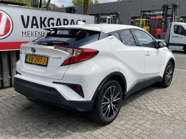 Toyota C-HR 1.8 Hybrid Dynamic 18''/Keyless/Camera/Adaptieve cruise/Dodehoek/Climate/DAB/Stoelverwarming/Navigatie