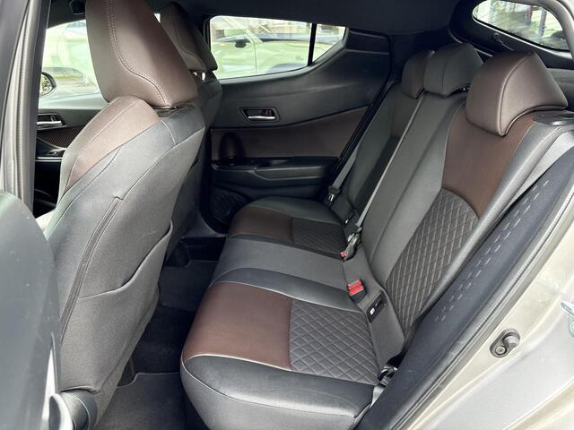Toyota C-HR 1.8 Hybrid Executive **TREKHAAK/ NAVIGATIE/ DODEHOEK DETECTIE**