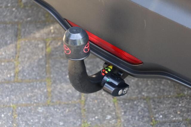 Toyota C-HR 1.8 Hybrid Dynamic Sport TREKHAAK-AFN STOELVERW. CAMERA 2XPDC CRUISE NAVI CLIMA 18'LMV