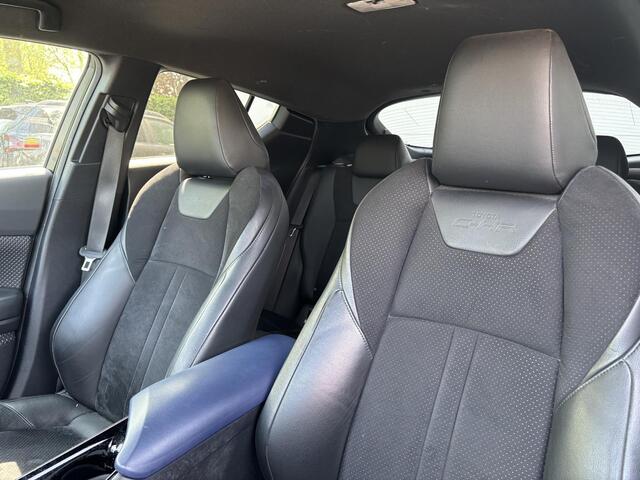 Toyota C-HR 2.0 Hybrid Dynamic | Trekhaak | Navigatie | Stoelverwarming |