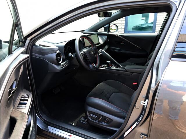 Toyota C-HR 2.0 PHEV 220 GR Sport | El. Achterklep | Memory Seat | LED
