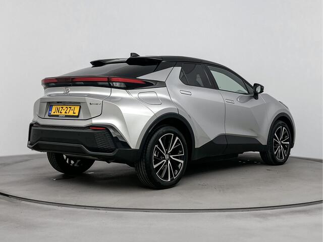 Toyota C-HR 2.0 Plug-in Hybrid 220 Executive | Lichtmetalen velgen 19" | stuur verwarmd | suede interieurdelen |