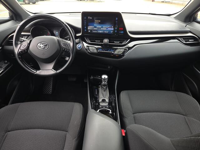Toyota C-HR 1.8 Hybrid Dynamic | Trekhaak | Stoelverwarming | Rijklaar incl. garantie |