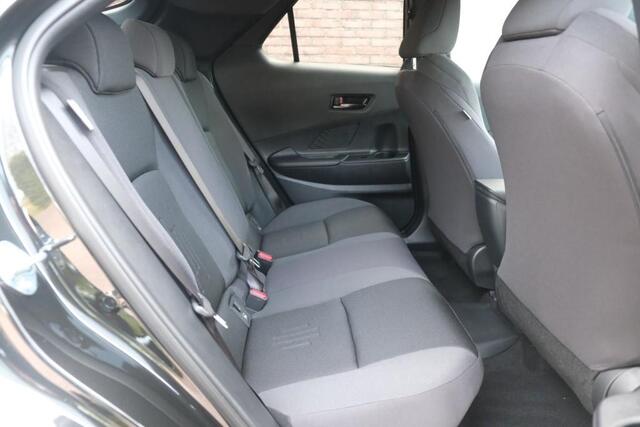 Toyota C-HR 2.0 Plug-in Hybrid 220pk Dynamic | Navi | App Connect | Climate | Adaptive Cruise | Camera | Keyless | Dodehoek | Winter Pakket