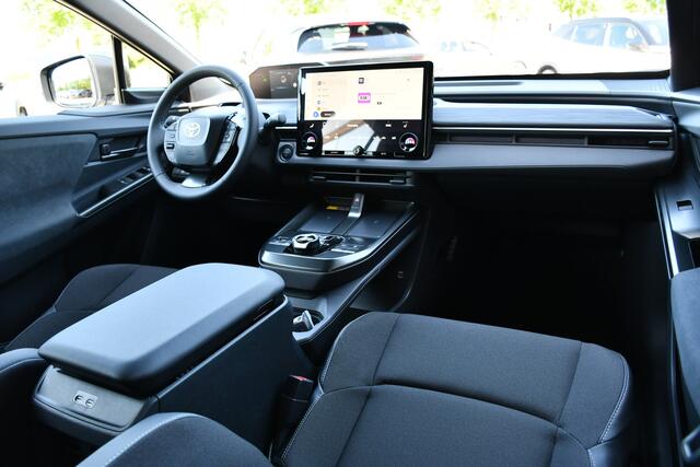 Toyota C-HR Dynamic Limited Edition 57.7 kWh 167pk | Nieuw | Snel leverbaar | Warmtepomp |