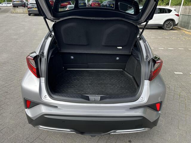 Toyota C-HR 2.0 Hybrid Dynamic | Trekhaak | Navigatie | Apple CarPlay/Android auto