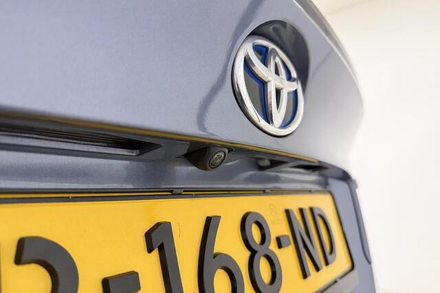 Toyota C-HR 2.0 Hybrid Launch Edition SOH: 100% | Navigatie | Lederen bekleding | Stoelverwarming | Camera | Zwart dak | DAB Radio