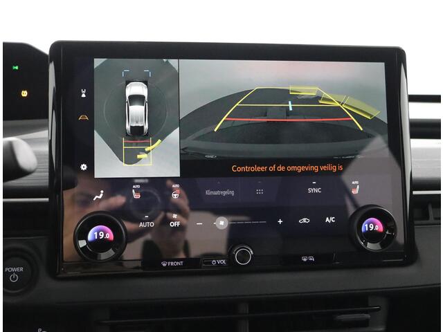 Toyota C-HR Executive AWD 77 kWh | Nieuw direct leverbaar | 10 jaar fabrieksgarantie |