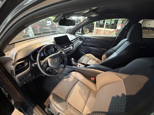 Toyota C-HR 2.0 Hybrid TeamNL | Navigatie | LMV | Climate Control| 153pk | .