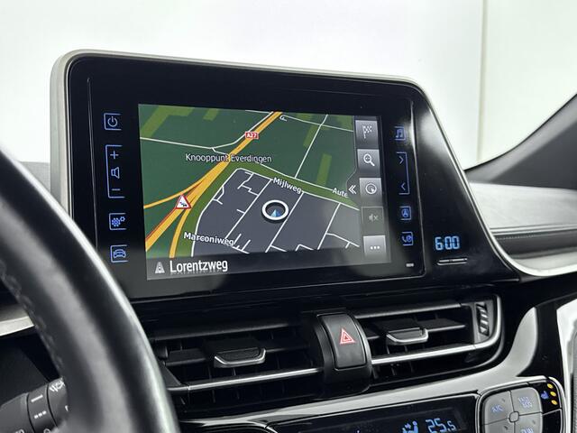 Toyota C-HR 1.8 Hybrid Style Bi-Tone Limited | Trekhaak | Stoelverwarming | Navigatie | Blind Spot |