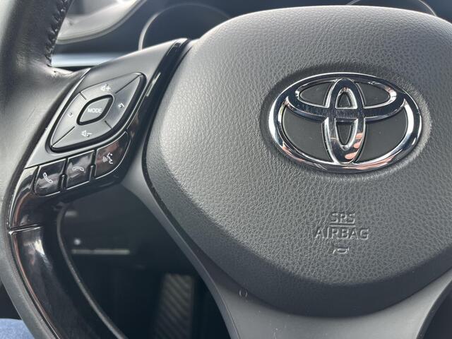 Toyota C-HR 1.8 Hybrid Dynamic | Carplay | Dode hoek waarschuwing | Parkeersensoren | 18 inch LM-velgen |