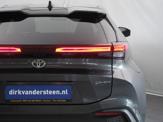 Toyota C-HR 2.0 Plug-in Hybrid 220 Style | Dodehoekdetectie | Stuurwiel En Voorstoelen Verwarmd | Elektrische Achterklep | Grootlichtassistent | Draadloze Telefoonlader |