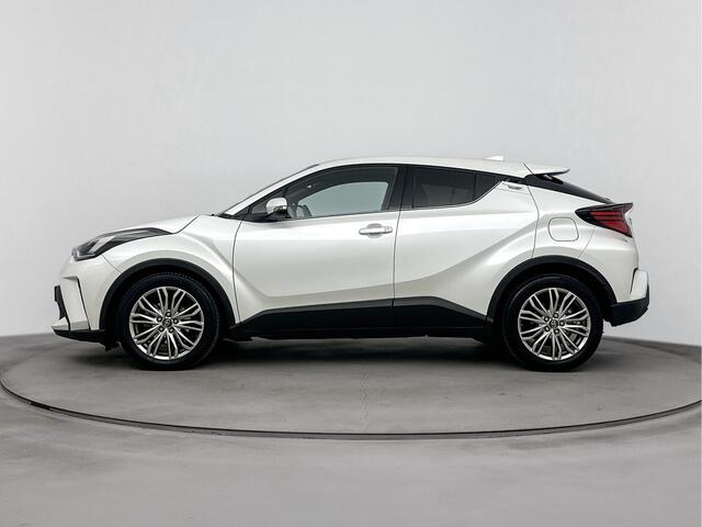 Toyota C-HR 1.8 Hybrid Executive | Trekhaak | Lichtmetalen Velgen | NL-Auto | Stoelverwarming |