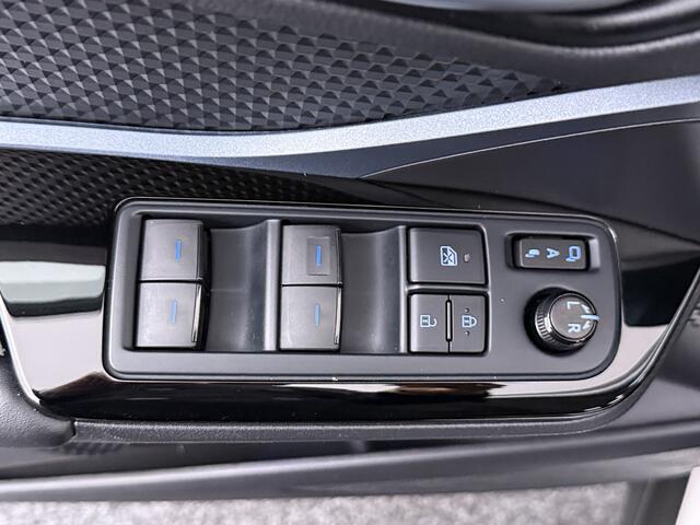 Toyota C-HR 1.8 Hybrid Dynamic | Navigatie | PDC |