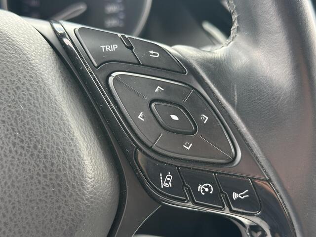 Toyota C-HR 1.8 Hybrid Executive / Navigatie / Adaptieve Cruise control / Achteruitrijcamera / Stoelverwarming /