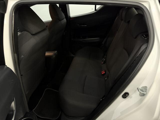 Toyota C-HR 1.2 Dynamic Camera, Navi, Cruise control, Keyless start, Rijstrook correctie, Lichtmetalen velgen, A start stop, Trekhaak