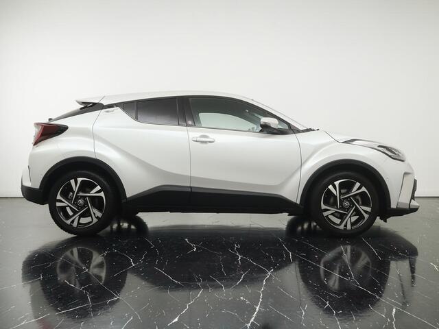 Toyota C-HR 2.0 Hybrid Dynamic 184PK - Navigatie - Camera - 18 inch LM velgen - Stoelverwarming - Afneembare trekhaak - 12 maanden garantie
