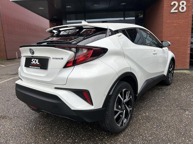 Toyota C-HR 1.8 Hybrid Dynamic 53000KM!! Dealer Auto!! // FULL LED // APPLE CARPLAY / ANDROID AUTO // ADAPTIVE CRUISE // CAMERA // PDC V+A // KEYLESS
