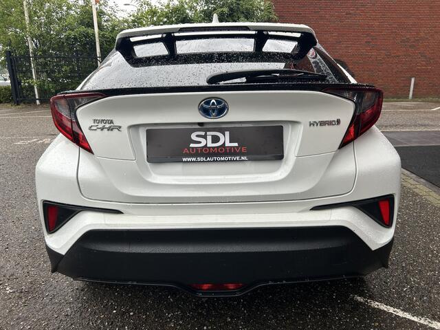 Toyota C-HR 1.8 Hybrid Dynamic 53000KM!! Dealer Auto!! // FULL LED // APPLE CARPLAY / ANDROID AUTO // ADAPTIVE CRUISE // CAMERA // PDC V+A // KEYLESS