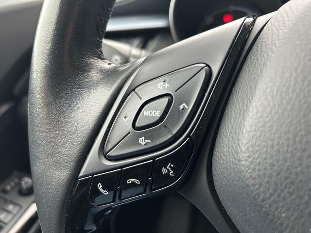 Toyota C-HR 1.8 Hybrid Dynamic 53000KM!! Dealer Auto!! // FULL LED // APPLE CARPLAY / ANDROID AUTO // ADAPTIVE CRUISE // CAMERA // PDC V+A // KEYLESS