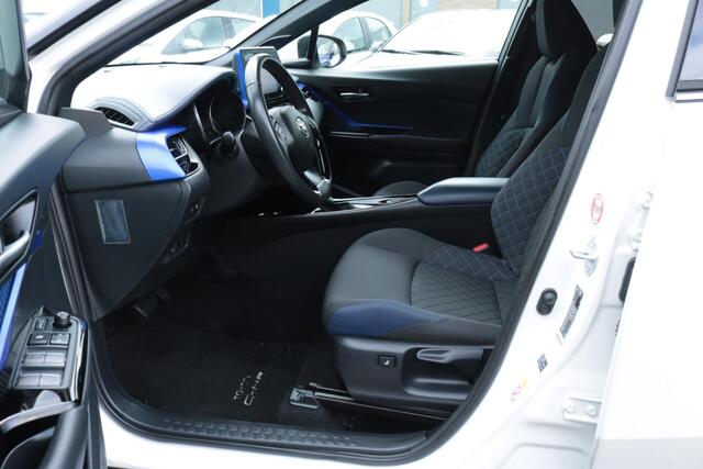 Toyota C-HR 2.0 Hybrid Bi-Tone, JBL Audio, Blindspot, Stoelverwarming, Navi, Achteruitrij camera, automatische inklapbare zij spiegels