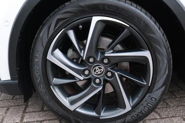 Toyota C-HR 2.0 Hybrid Bi-Tone, JBL Audio, Blindspot, Stoelverwarming, Navi, Achteruitrij camera, automatische inklapbare zij spiegels