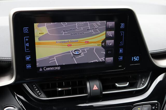 Toyota C-HR 1.8 Hybrid Dynamic, LM velgen, Parkeercamera, Navi , Adaptieve cruise control, Lane assist.