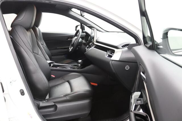 Toyota C-HR 1.8 Hybrid Style | Lederen Bekleding | Trekhaak | JBL Audio | Led Verlichting | Keyless Entry | Navigatie |