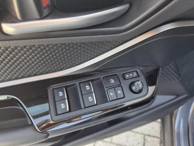 Toyota C-HR 1.8 Hybrid Dynamic Trekhaak Ad. Cruisecontrol Dealer onderhouden