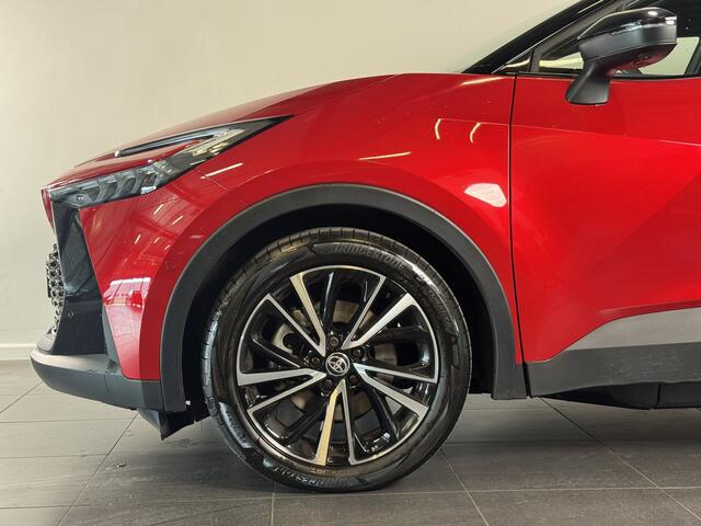 Toyota C-HR 2.0 Plug-in Hybrid 220 Executive | Next Generation Pack | Panoramadak | Head-up display | elektrisch bedienbare stoel | PE gereserveerd tm 20/5
