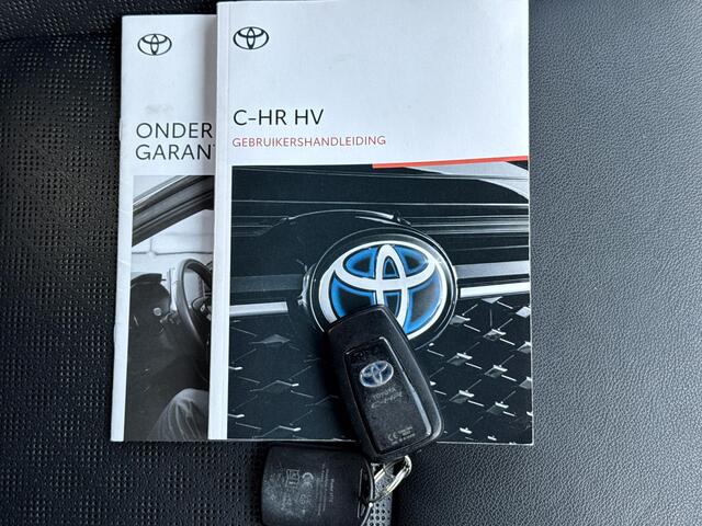 Toyota C-HR 2.0 Hybrid Style Luxury / Trekhaak (725KG) / Cruise Control / Airco / Dodehoek Detectie / Achteruitrij Camera / Apple Carplay&Android Auto / Keyless Entry /