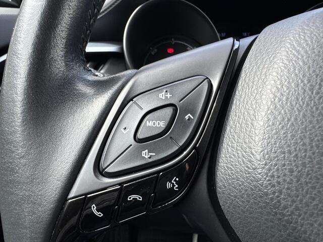 Toyota C-HR 2.0 Hybrid Style Luxury / Trekhaak (725KG) / Cruise Control / Airco / Dodehoek Detectie / Achteruitrij Camera / Apple Carplay&Android Auto / Keyless Entry /