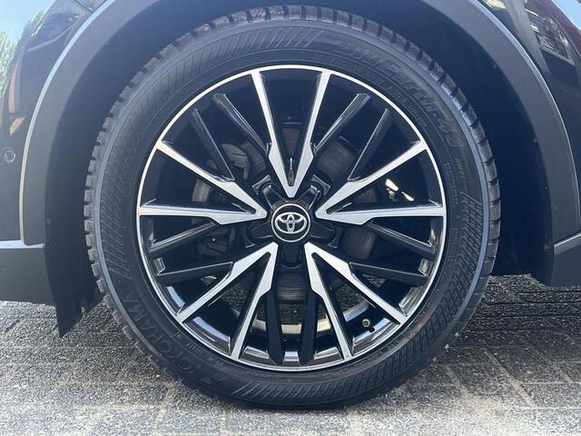 Toyota C-HR 1.8 Hybrid Executive | Stoelverwarming | Parkeersensoren | LED koplampen | 18 inch LM-velgen |