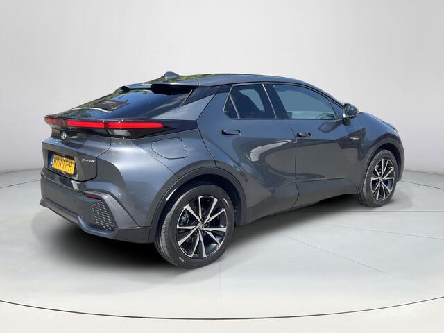 Toyota C-HR 2.0 Plug-in Hybrid 220 Dynamic | Stoel en stuurverwarming | Navigatie | Apple CarPlay/Android auto