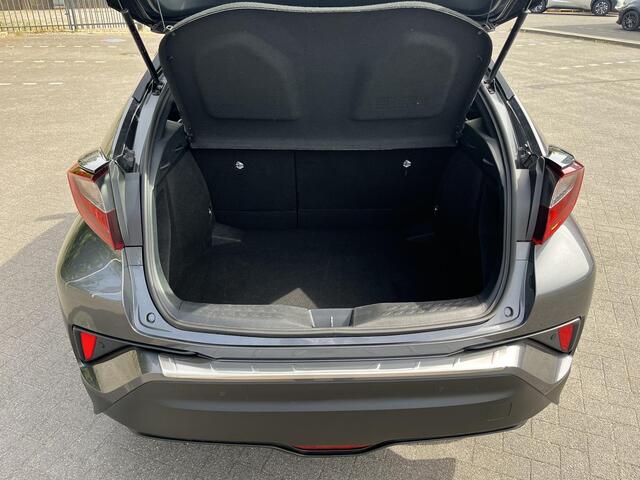 Toyota C-HR 1.8 Hybrid Dynamic | Apple CarPlay/Android auto | Camera | Parkeersensoren | Navigatie