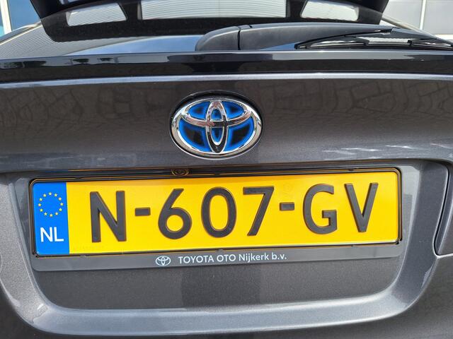 Toyota C-HR 1.8 Hybrid Style Bi-Tone