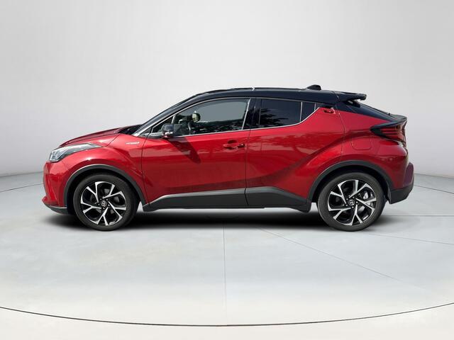 Toyota C-HR 1.8 Hybrid First Edition **TWEEDE PINKSTERDAG OPEN/ JBL AUDIO/ STUURVERWARMING/ DODEHOEK DETECTIE**