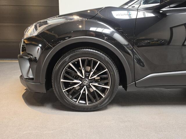 Toyota C-HR 1.8 Hybrid Energy - Adaptive Cruise - Stoelverwarming - 18''