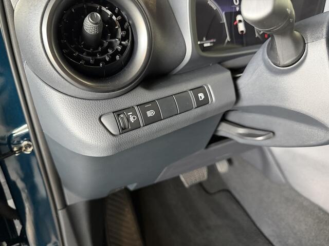 Toyota C-HR 2.0 Hybrid 200 Dynamic / Two tone / Apple CarPlay / Stuurverwarming / Lane Assist / ACC