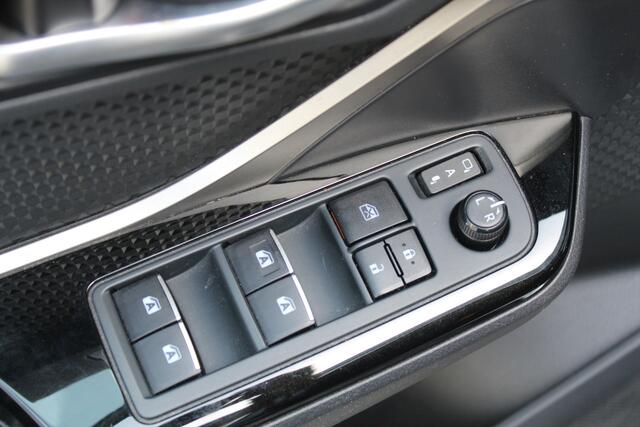 Toyota C-HR 1.8 Hybrid Business Intro Stoelverwarming, stuurverwarming.
