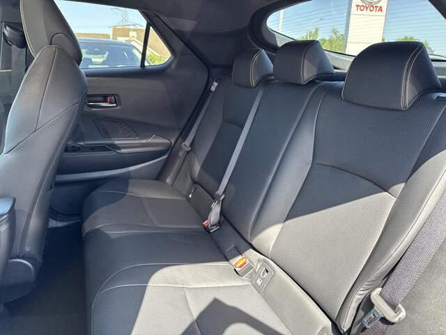 Toyota C-HR 2.0 Hybrid 200 Première Edition 4WD | Panoramadak | Apple CarPlay/Android auto | Stuur en stoelverwarming